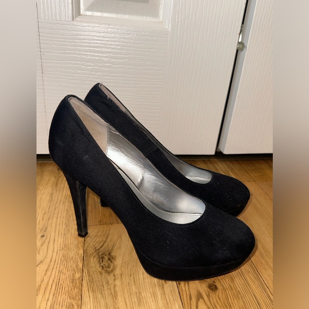 X-Appeal size 9 black heels